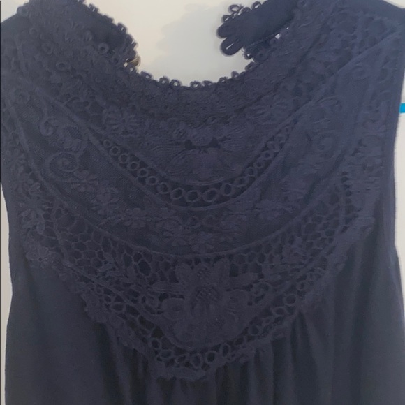 Xhilaration sleeveless shirt - Picture 2 of 3